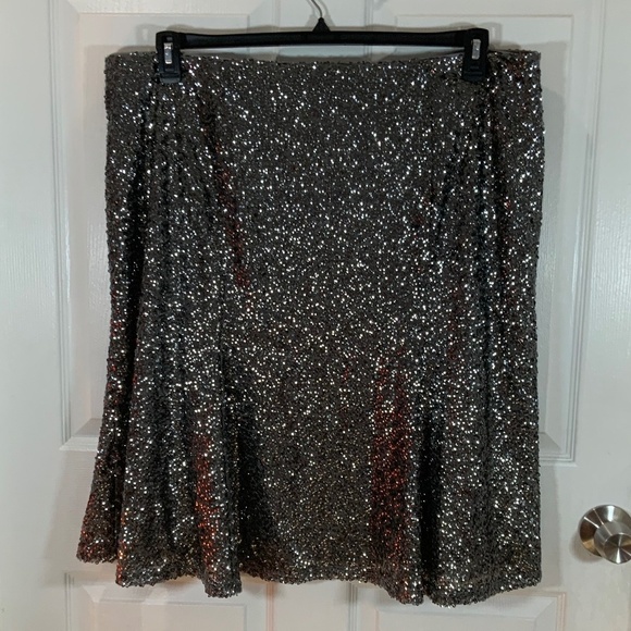 Lane Bryant Silver Sequin Elastic Waist Holiday Mini Skirt Plus Size 24 New - Picture 7 of 7